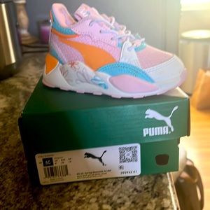 Toddler Pumas size 6c